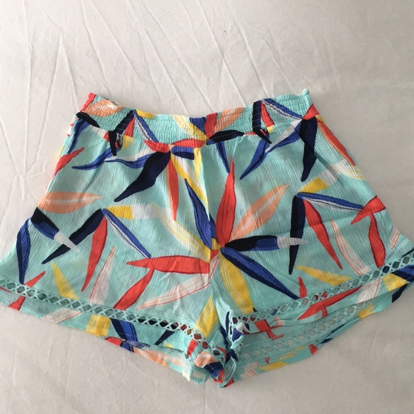 Simons Short and off the shoulder Crop Top Set - Picture 2 of 4